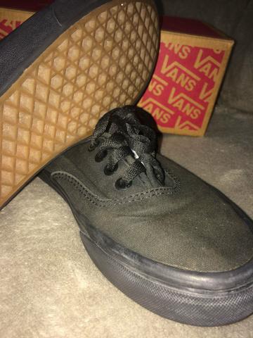 Tênis Vans Authentic All Black 35 - Foto 2