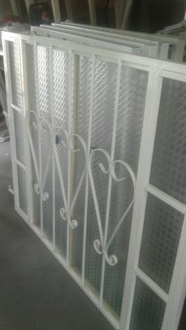 Temos portas e janelas novas completas! - Foto 2