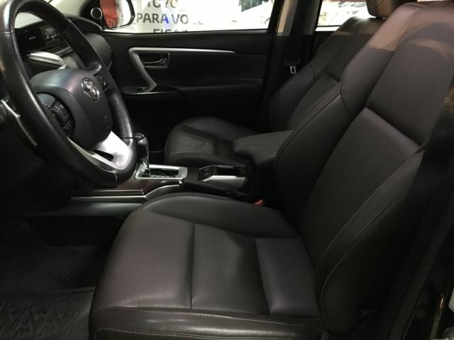 TOYOTA HILUX SW4 2.8 SRX 4X4 7 LUGARES 16V TURBO INTERCOOLER DIESEL 4P AUTOMA. - Foto 8