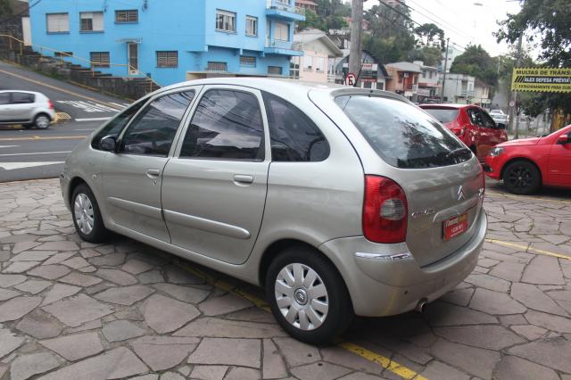 CITROËN XSARA PICASSO 2009/2009 2.0 I EXCLUSIVE 16V GASOLINA 4P AUTOMÁTICO - Foto 4