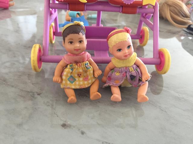 Barbie babá + Barbie pediatra - Foto 2