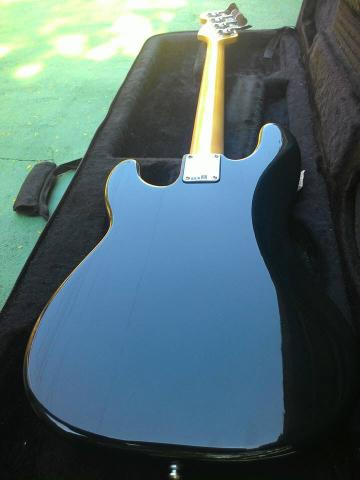 Baixo Fender signature Roger Waters - Foto 5