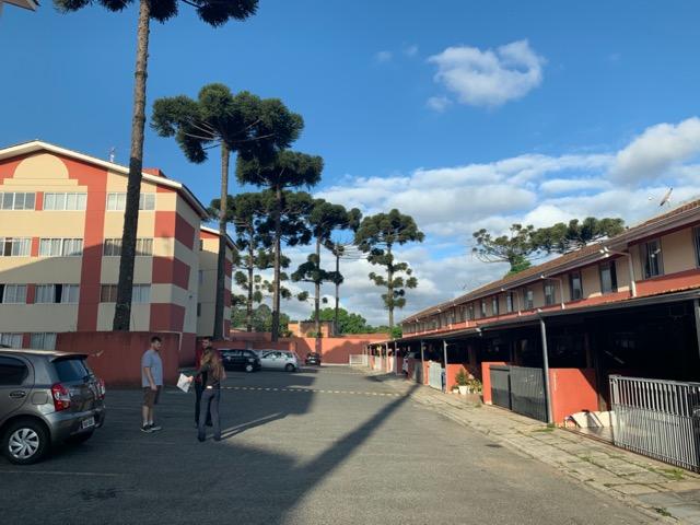 Sobrado no Fazendinha - 70 m² Priv - 3 Dorm - 2 Vagas Cobertas - Res. Pinheiros