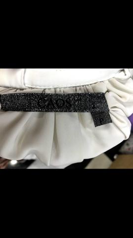 Bata Caos, linda, medieval, tamanho P, seda