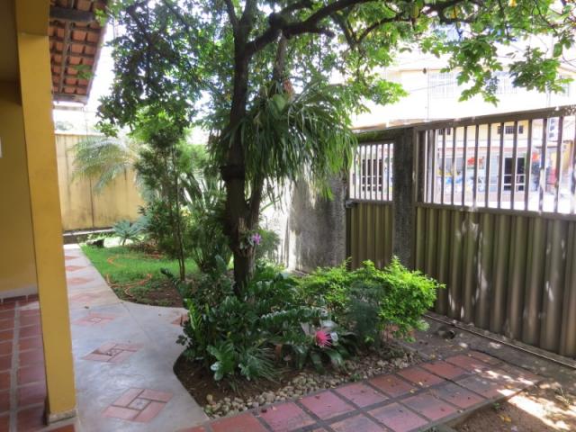 Casa linear 3qts, 1suíte, 2vgs, 300m²