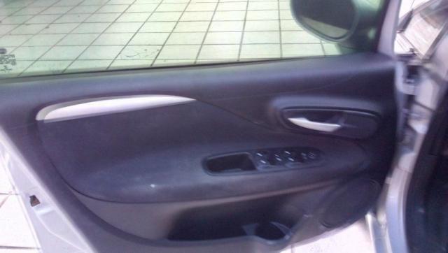 FIAT LINEA ESSENCE 1.8 16V FLEX Prata 2014/2015 - Foto 12