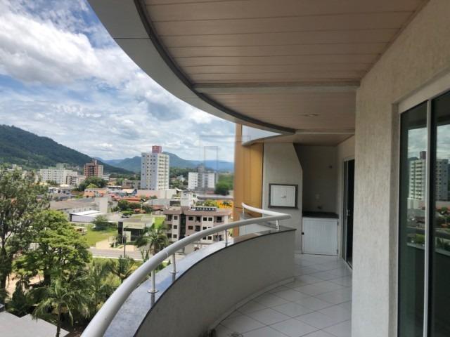 Suíte mais dois dormitórios e duas vagas de garagem lateral - Foto 8