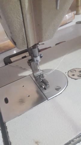 Máquina de costura reta industrial marca brother - Foto 2