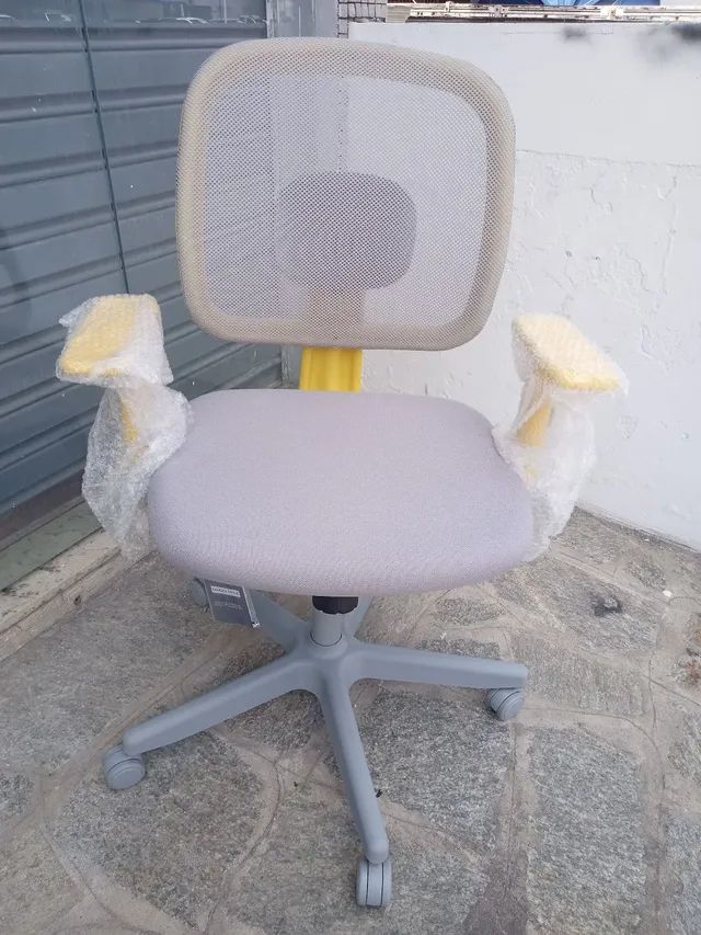 Cadeira giratória escritório flexform  Dot top 