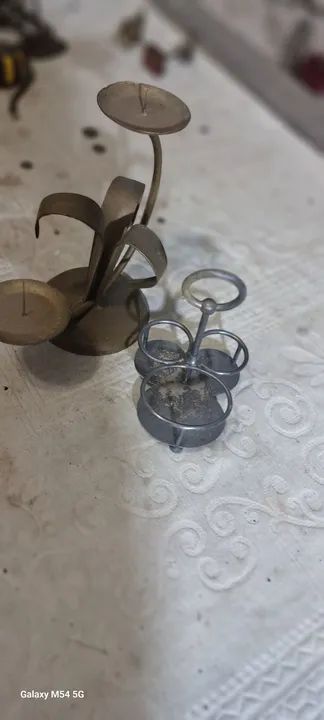 Castiçal e um porta molho  - Foto 5