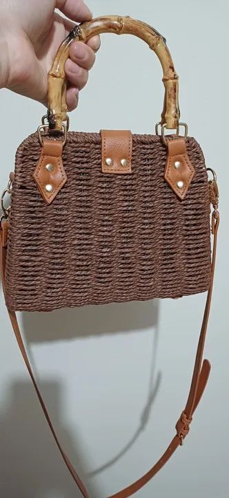 Bolsa de palha com alça de bambu - Foto 2