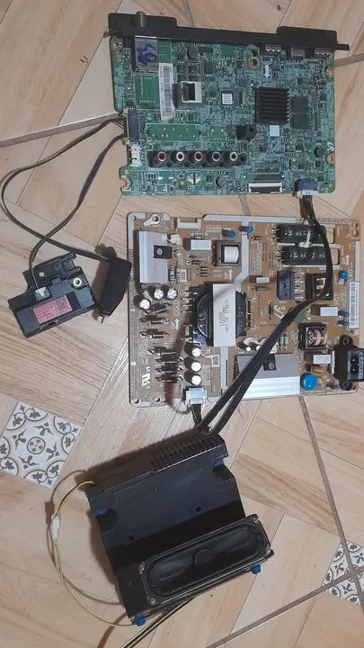 Placa principal tv samsumg UN40J5200 completa