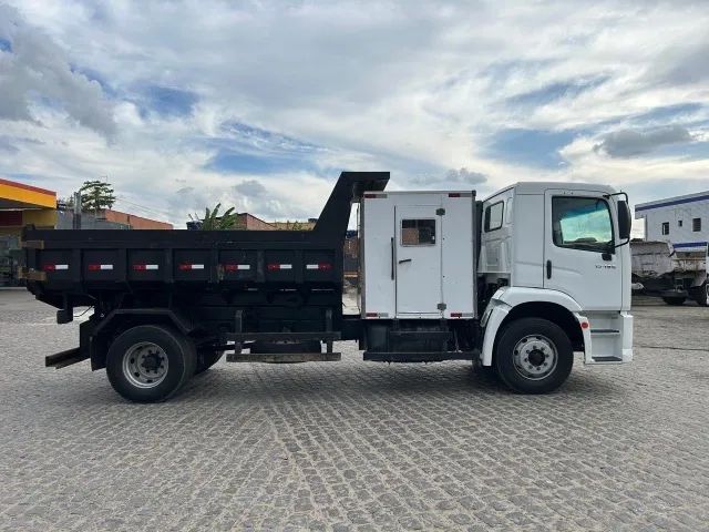 VW Constellation basculante com Cabine 2010 - Foto 2