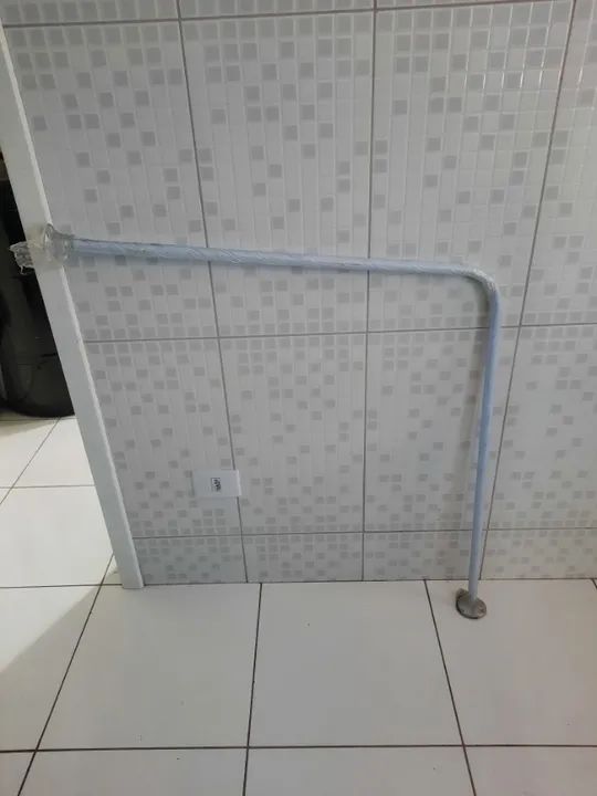 Arara de parede, nas medidas 90x90