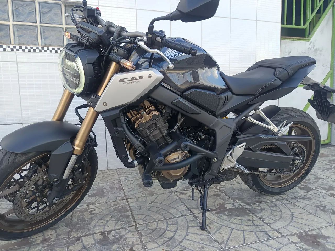 Honda CB 650R 2023 - Impecável - Foto 9