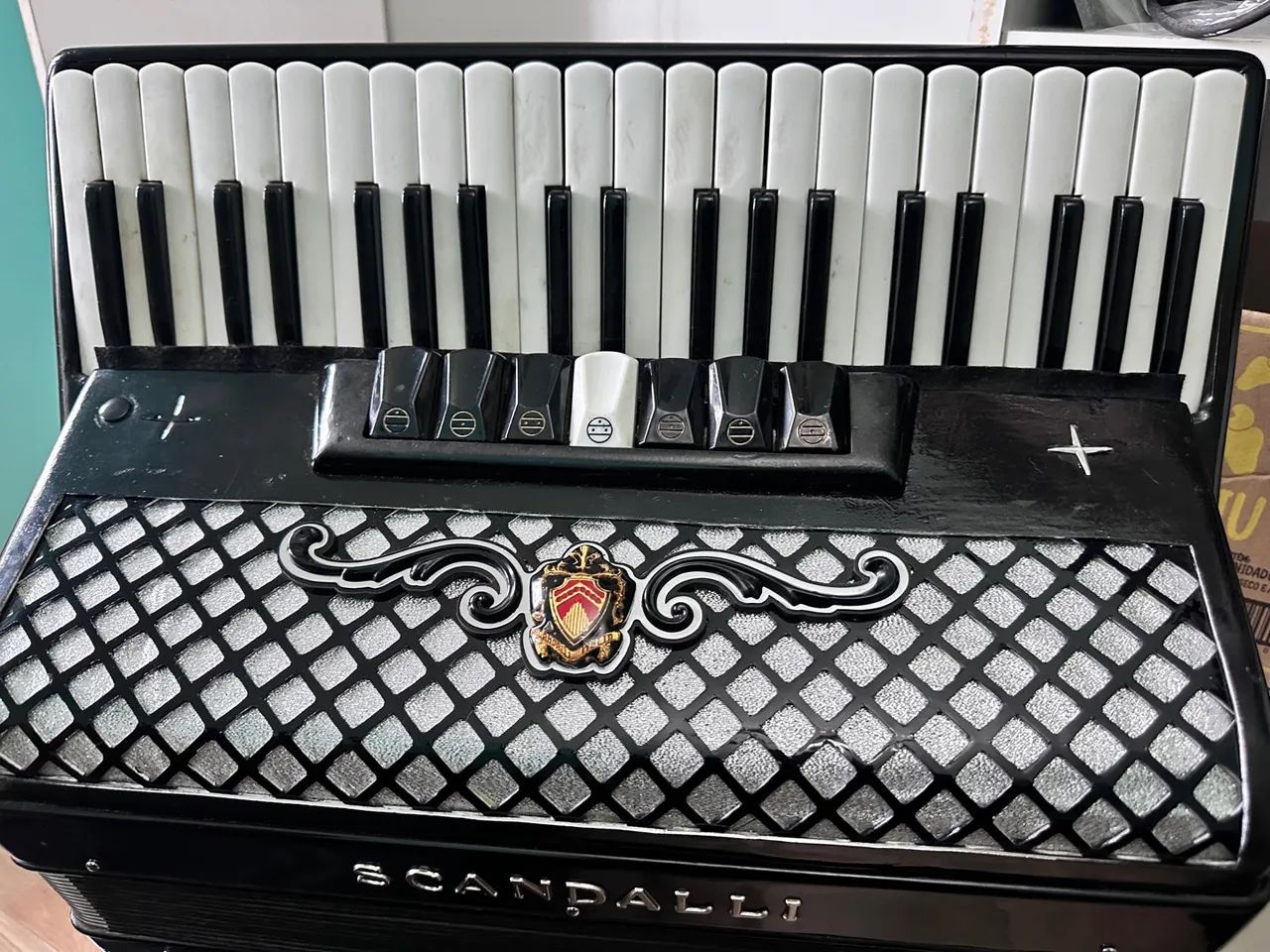 Acordeon Scandalli 120 baixos - Foto 2