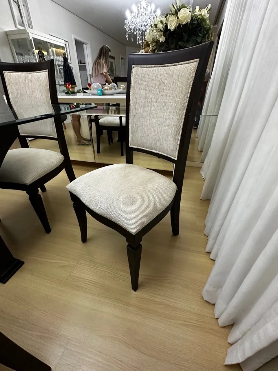 Mesa jantar de vidro com 8 cadeiras  - Foto 4