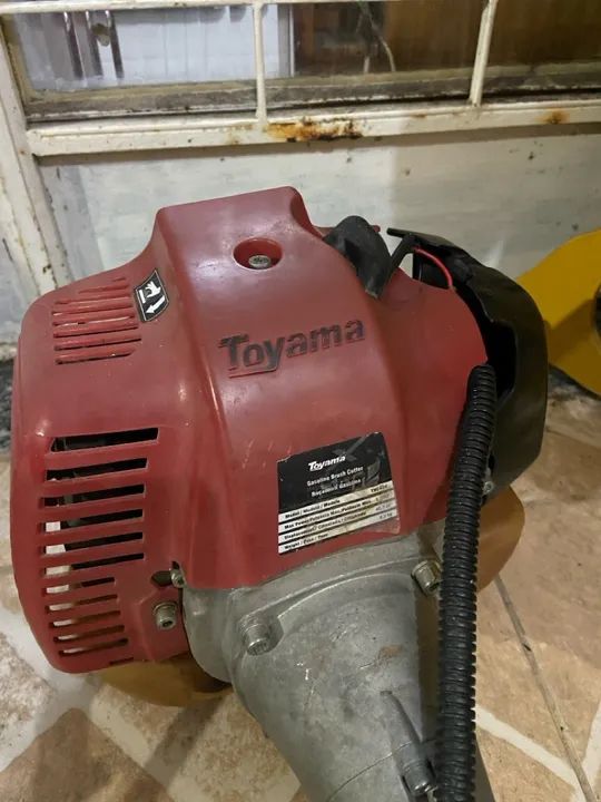 Roçadeira Toyama - Usada