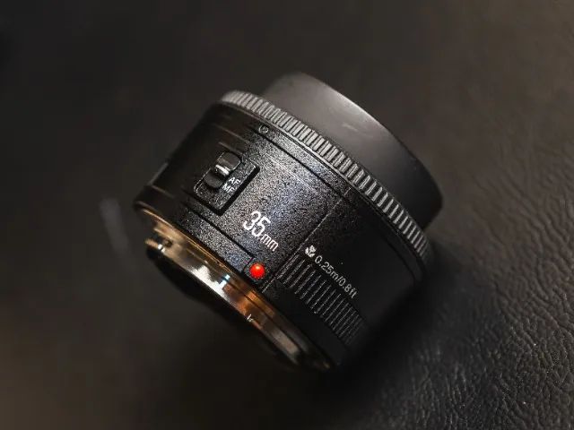Lente AF 35 mm f/2.0 Yongnuo p/ Canon - Foto 3