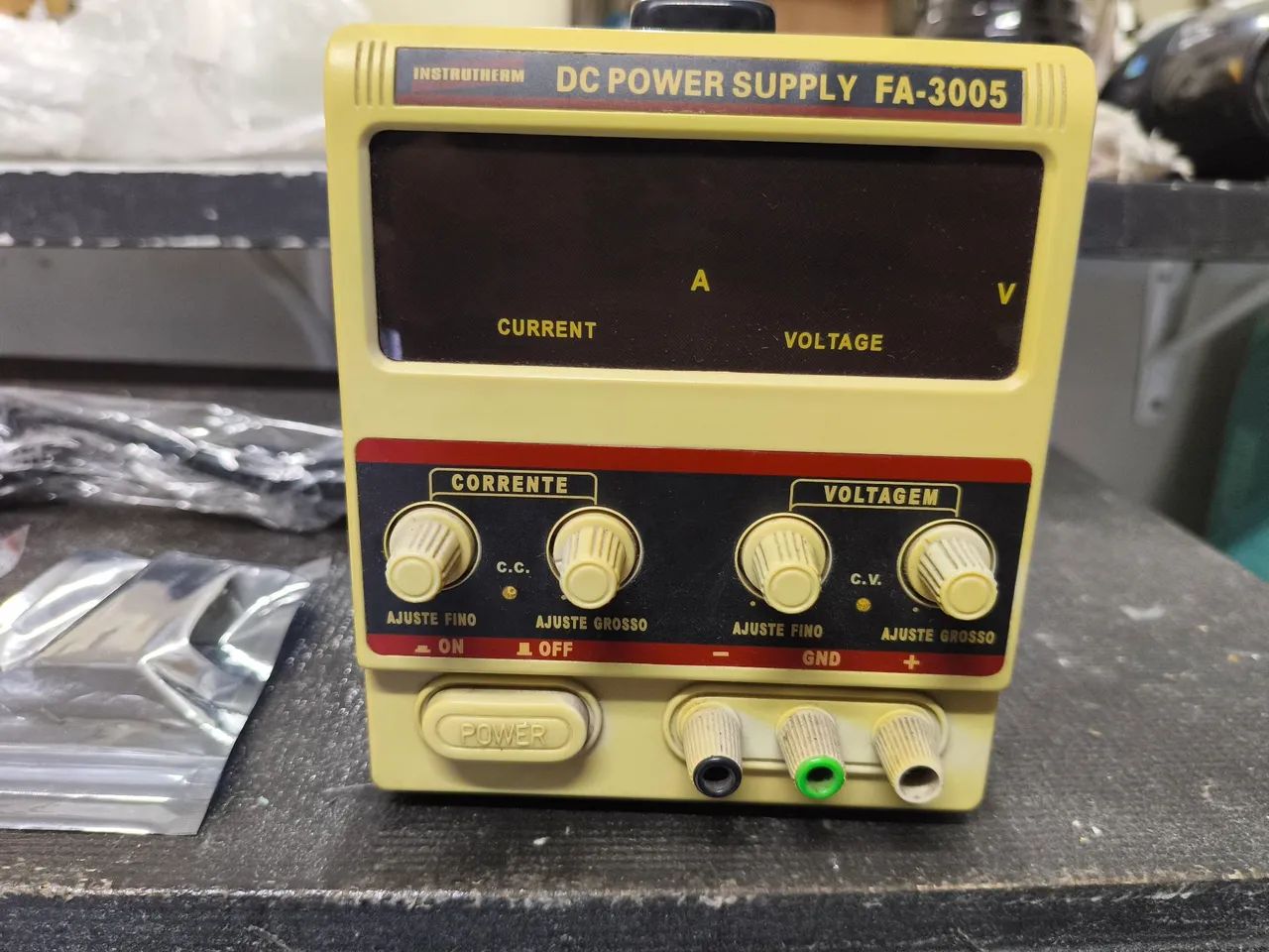Fonte de Bancada Instrutherm FA-3005