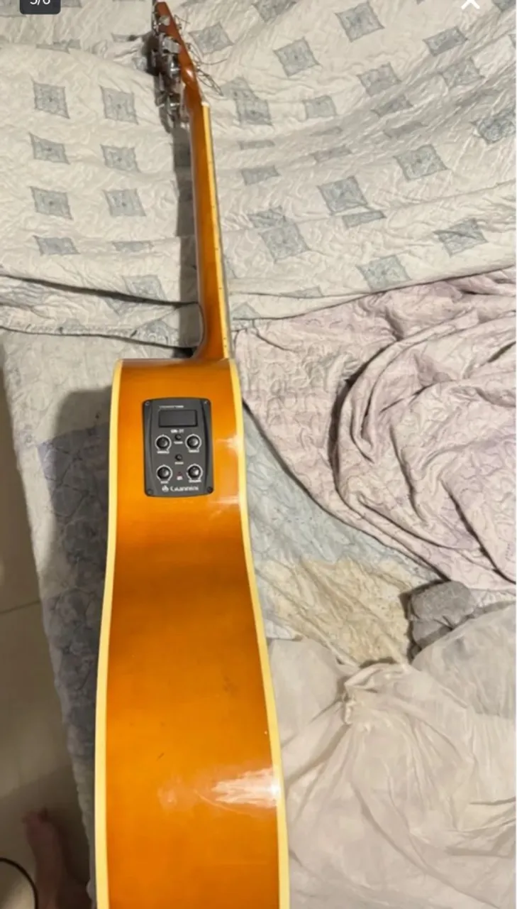 Violão Elétrico com Afinador Embutido
