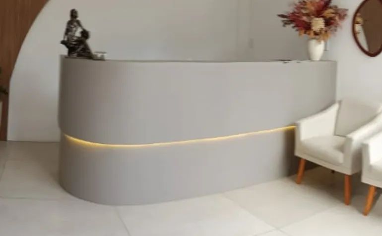 Balcão para recepção com led e painel - Foto 2