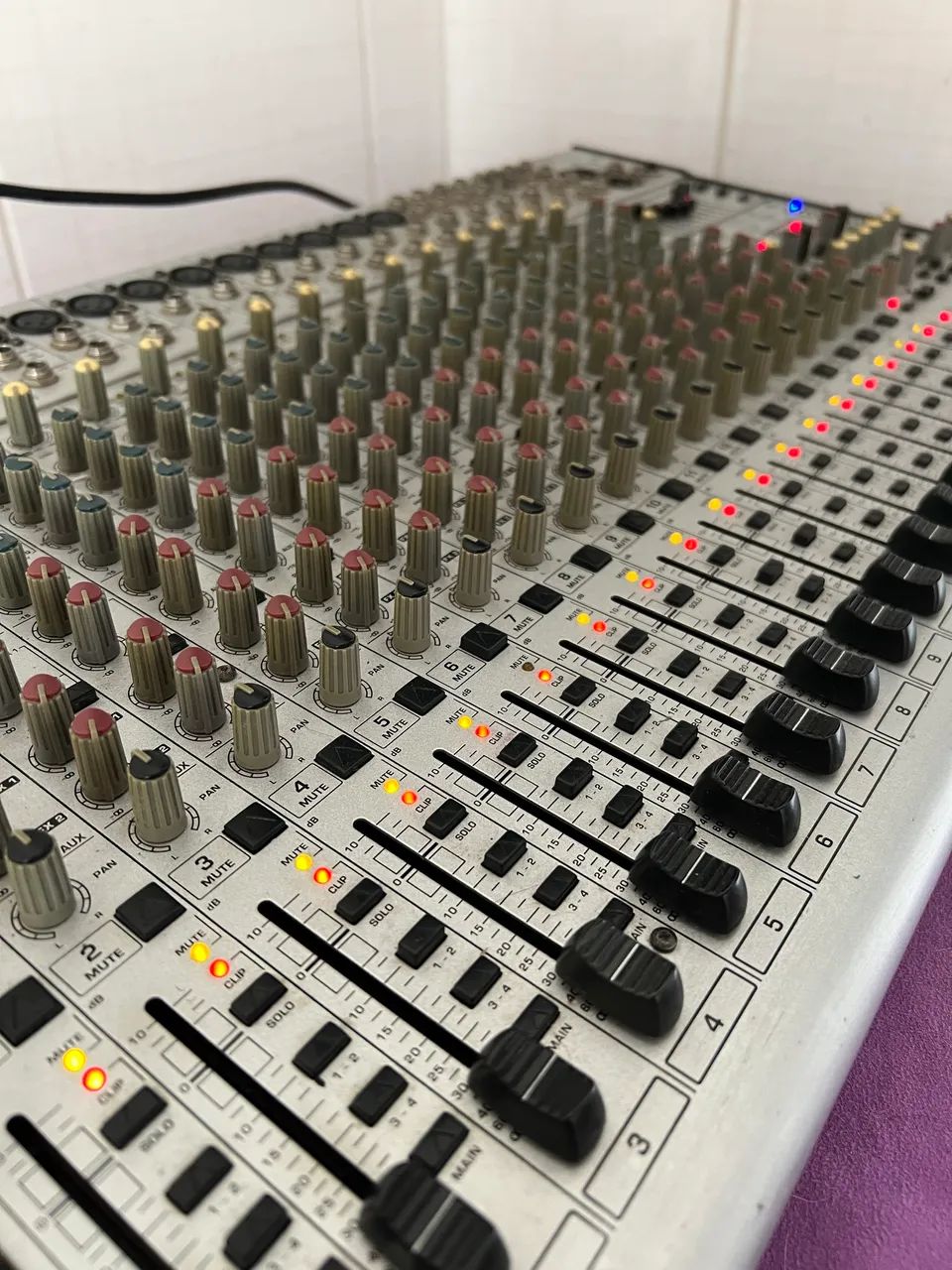 Vendo mesa de som Sl2442FX - Foto 3