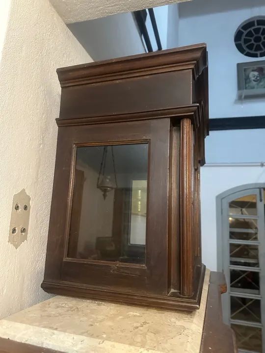 Oratório antigo em madeira. - Foto 2