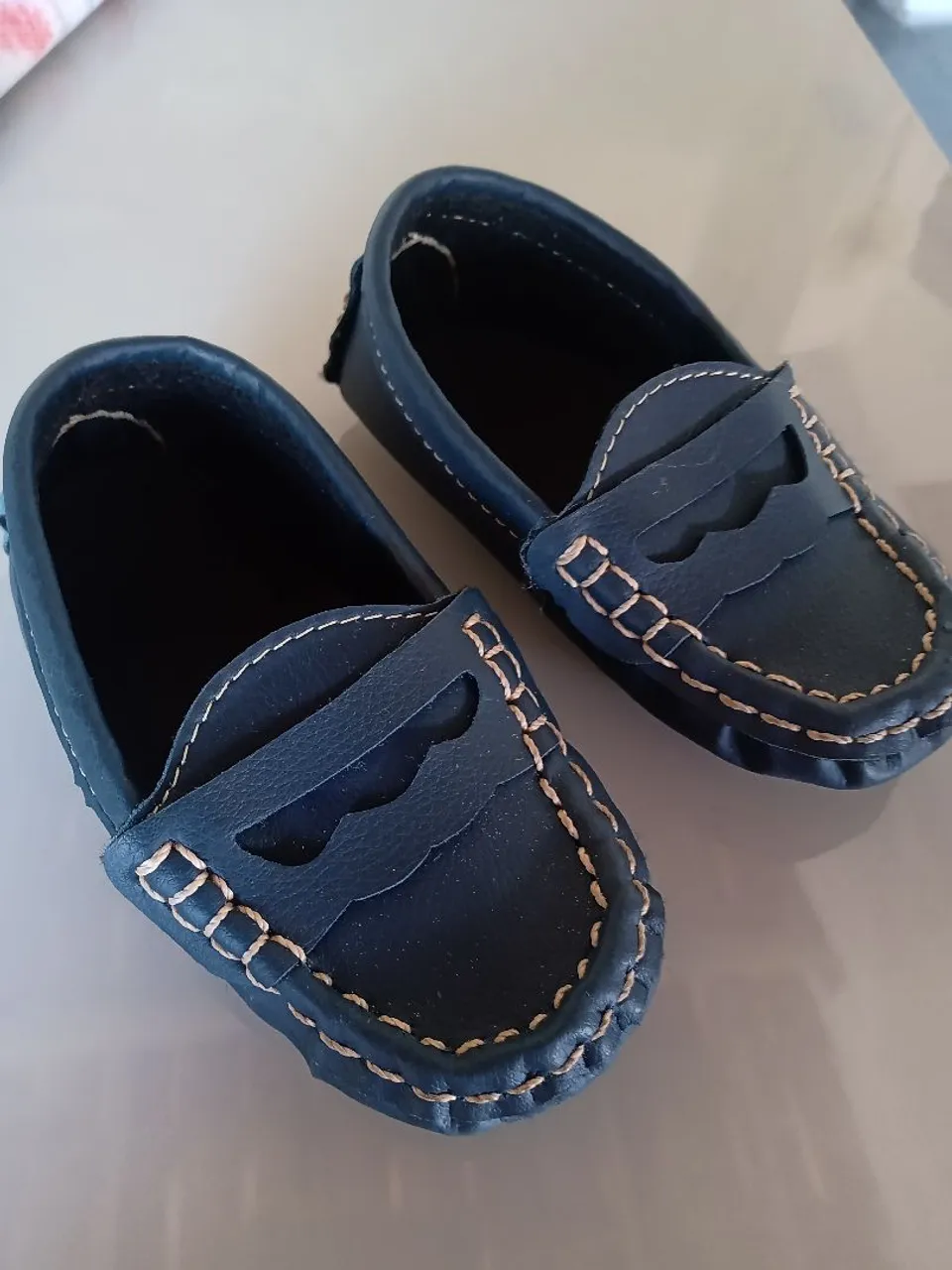 Sapatinhos de couro azul marinho