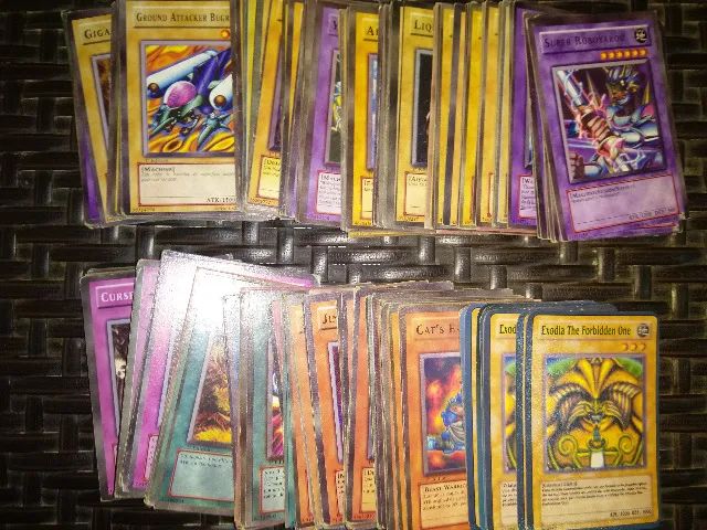 Lote colecionaveis Yu-Gi-Oh, Elma chips e outros - Foto 2