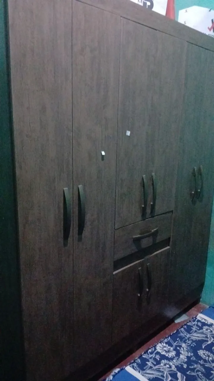Guarda-Roupa de Casal Amadeirado