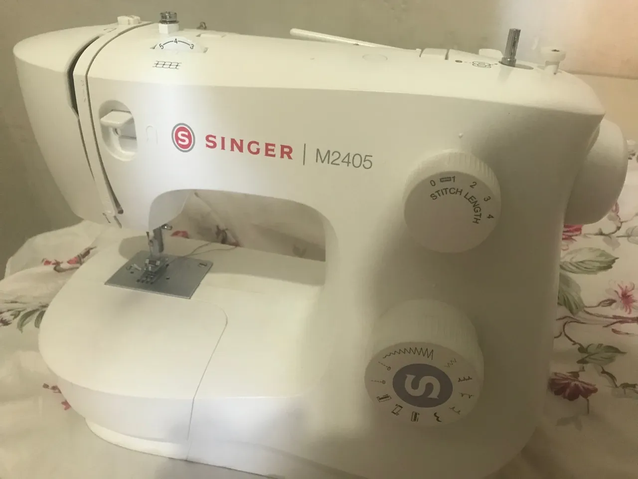 Máquina de Costura Singer M2405