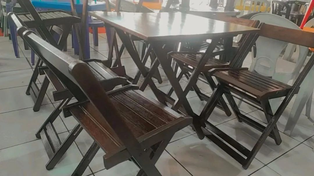 Jogo de mesa madeira 