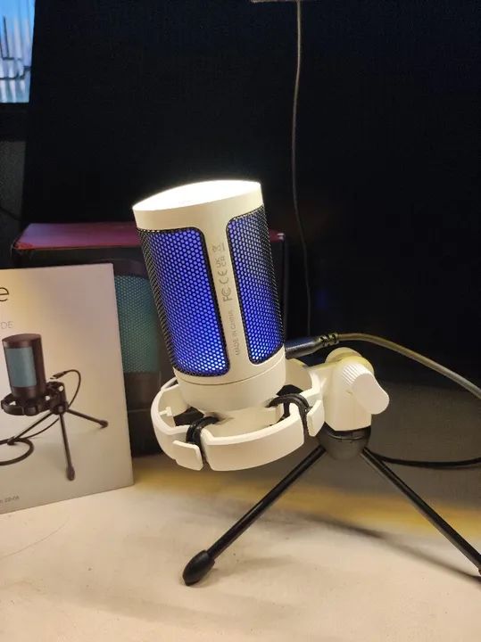 Microfone Gamer Condensador FIFINE AMPLIGAME A2 USB - Novo branco - Foto 3