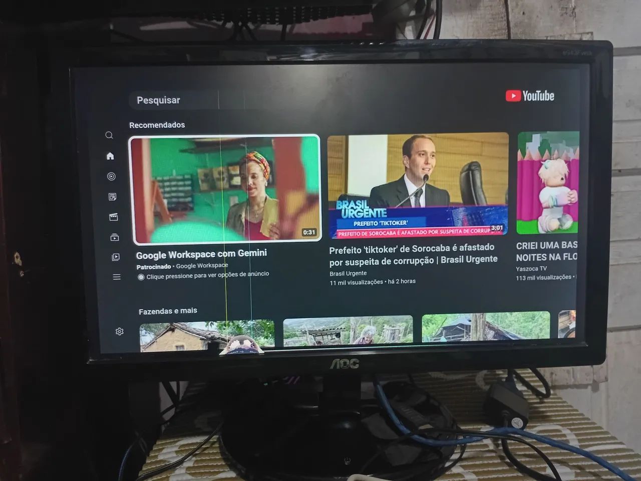 Monitor  AOC com pequena macha64317906498049120