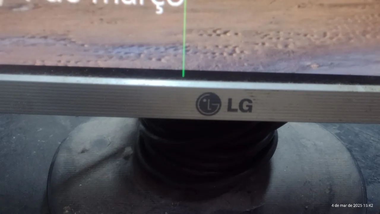 Vendo 1- monitor e cabo $30,00