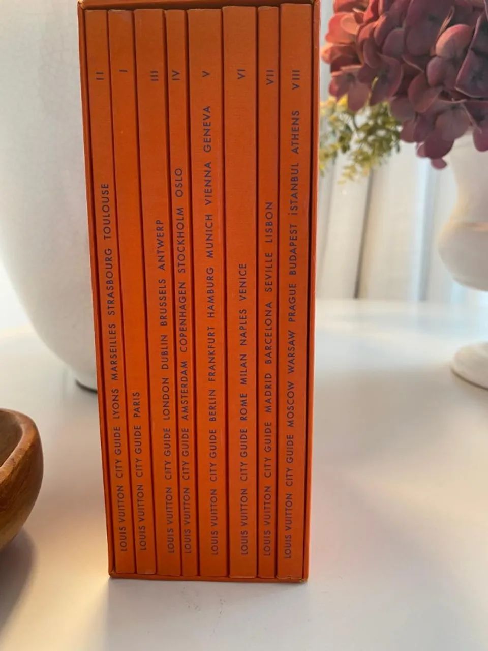Louis Vuitton City Guide 2000 - Livros e revistas - Cidade Jardim
