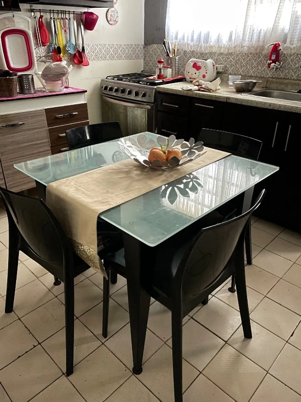 Mesa de jantar 4 cadeiras moderna