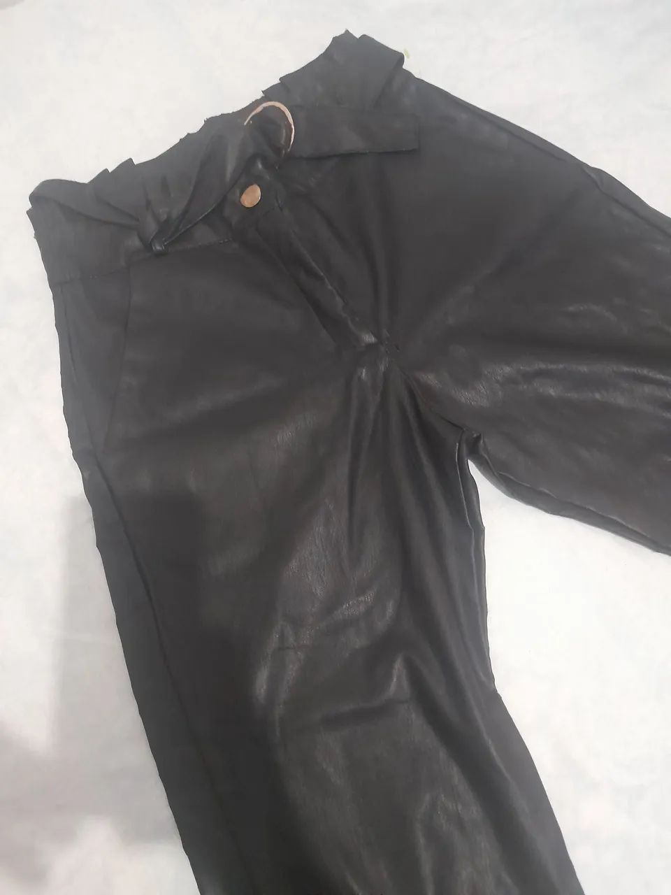 Calça couro Ecológico  