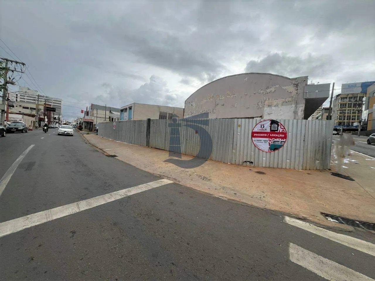 Imóvel Comercial para Desenvolvimento de Projeto para Aluguel  Centro