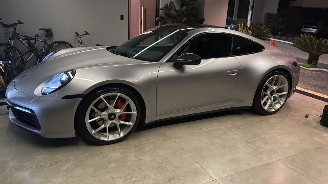 Porsche 911 Prata GT com Rodas forjadas estilo GT3