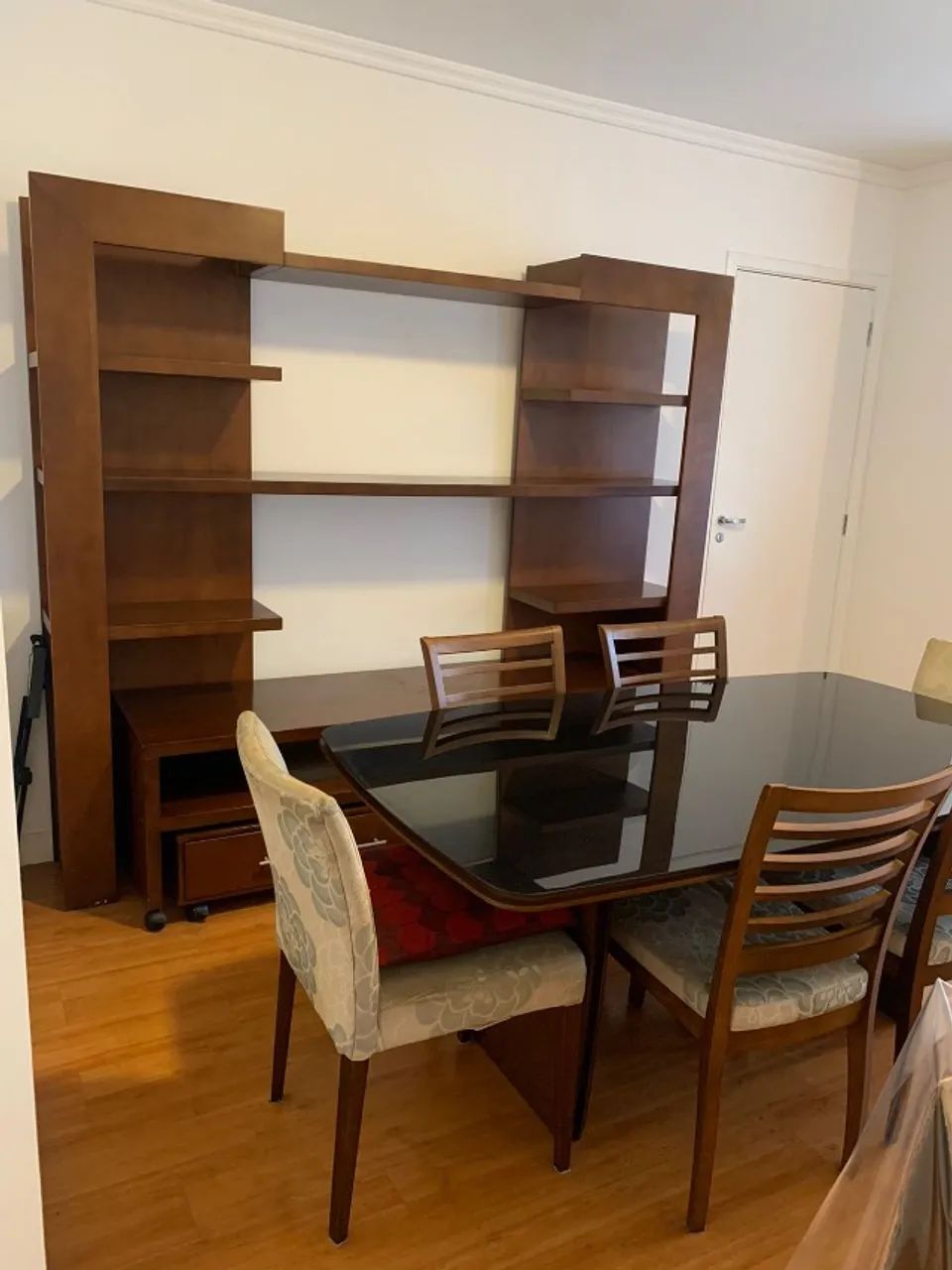 Linda Mesa de Jantar com 4 cadeiras