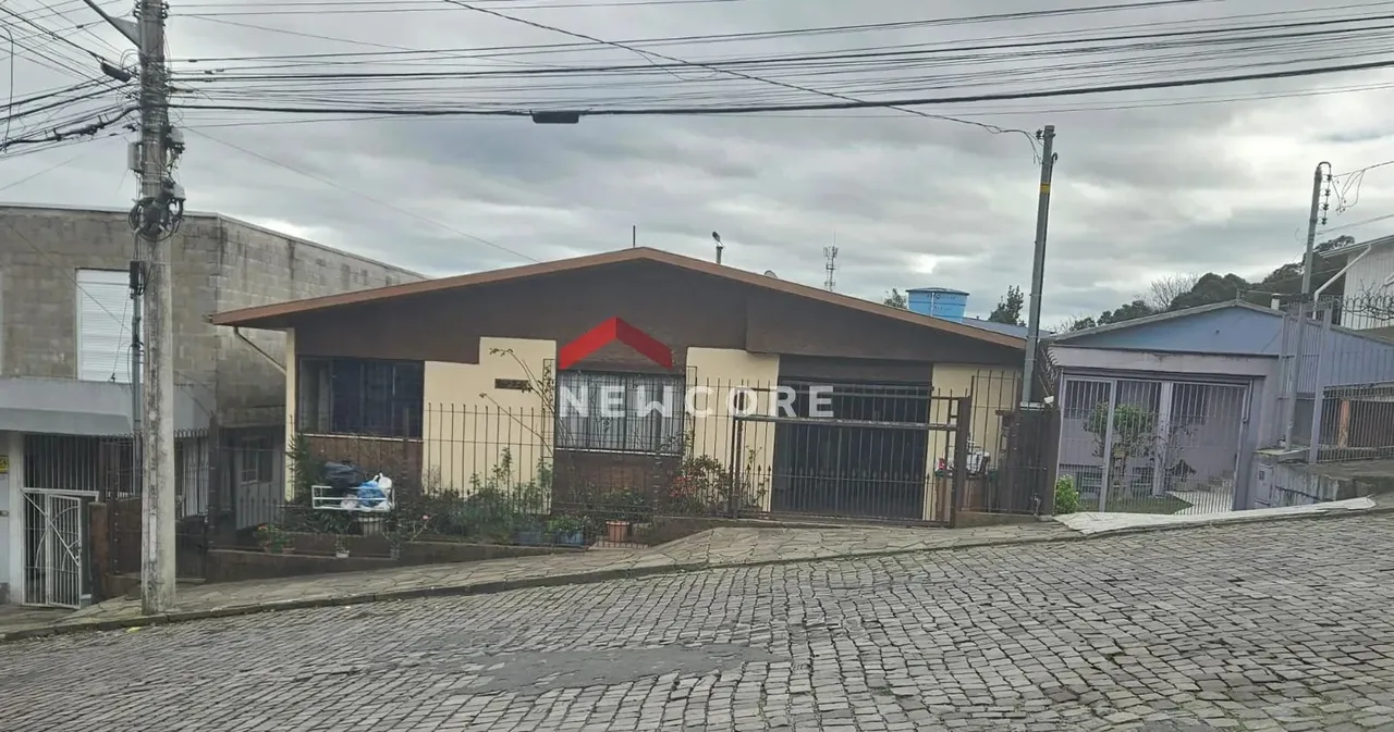 Casa em Rua João Alberto Dambroz - Diamantino - Caxias do Sul/RS