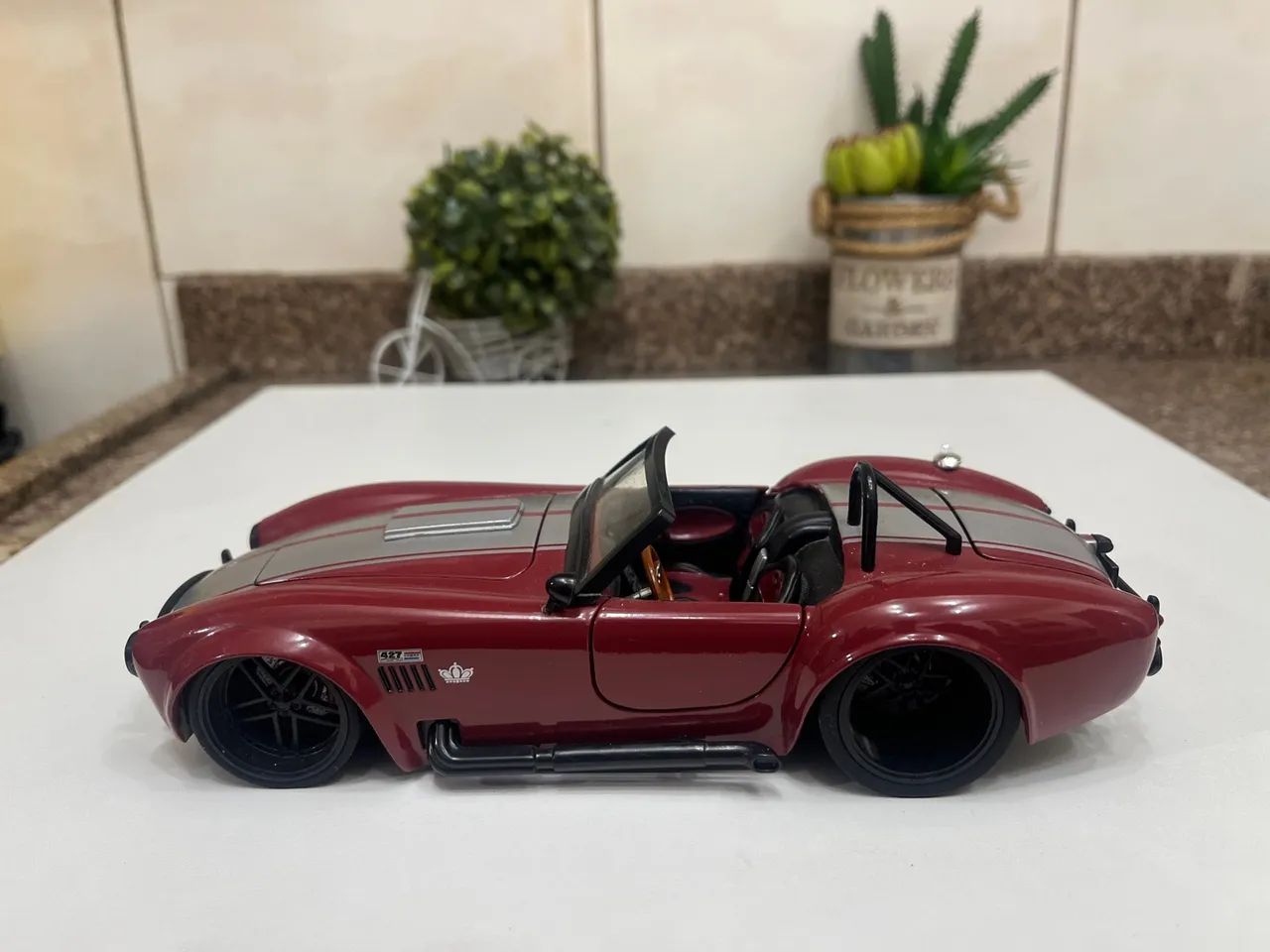 Miniatura de carro Ford Mustang Cobra - Foto 2