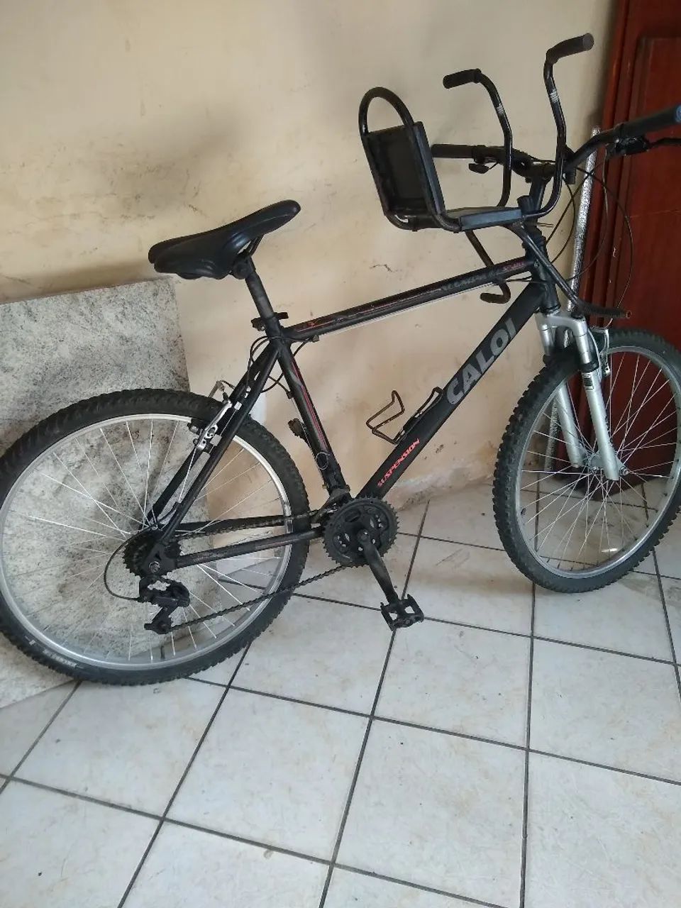 Bicicleta Caloi com Cadeira Infantil