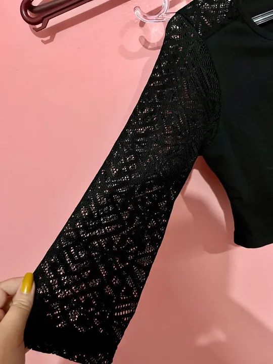 Blusa Cropped com Detalhes em Renda TAM M  - Foto 2