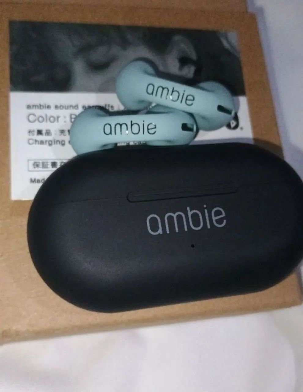 Fone de Ouvido Bluetooth Ambie com Case - Foto 4