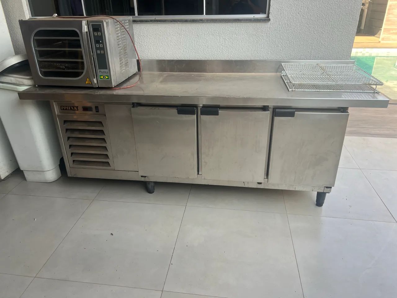 Bancada refrigerada em inox