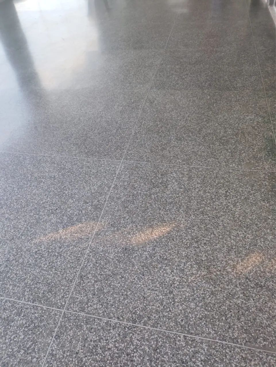 Pisos de granitina. 