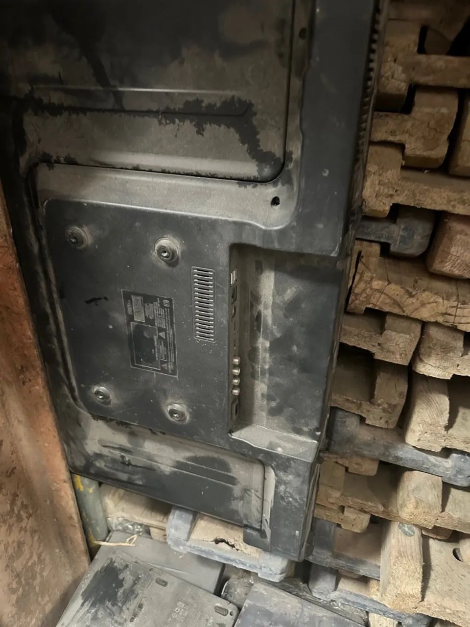 Tv Philco tela quebrada para peças não tem controle não sei modelo 32 polegadas  - Foto 2